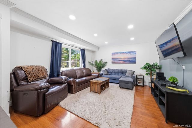 230 Lake Pointe Circle 230, Middle Island, NY 11953