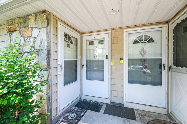 230 Lake Pointe Circle 230, Middle Island, NY 11953