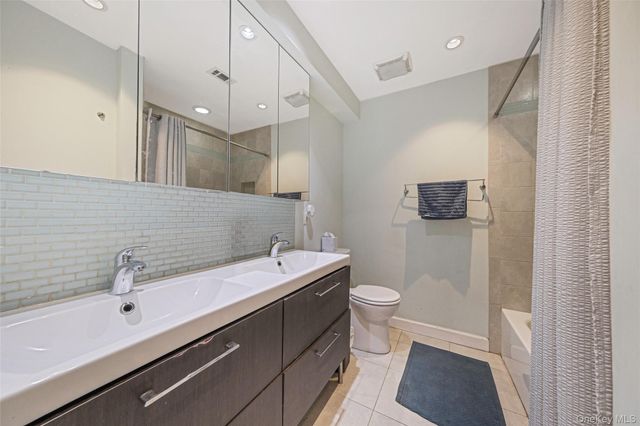 230 Lake Pointe Circle 230, Middle Island, NY 11953