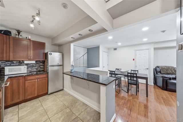 230 Lake Pointe Circle 230, Middle Island, NY 11953