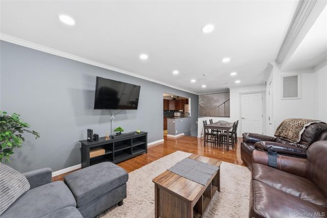 230 Lake Pointe Circle 230, Middle Island, NY 11953