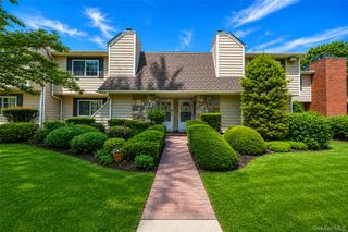 230 Lake Pointe Circle 230, Middle Island, NY 11953