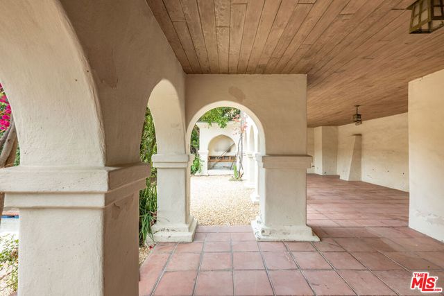 7464 Hillside Avenue, Los Angeles, CA 90046