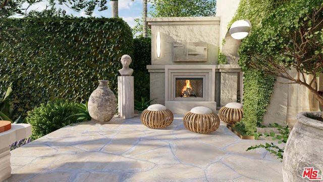 7464 Hillside Avenue, Los Angeles, CA 90046