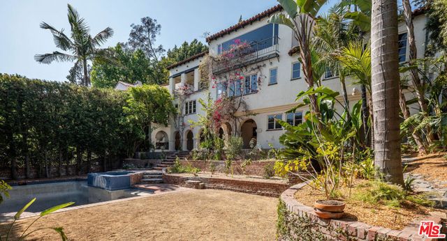 7464 Hillside Avenue, Los Angeles, CA 90046