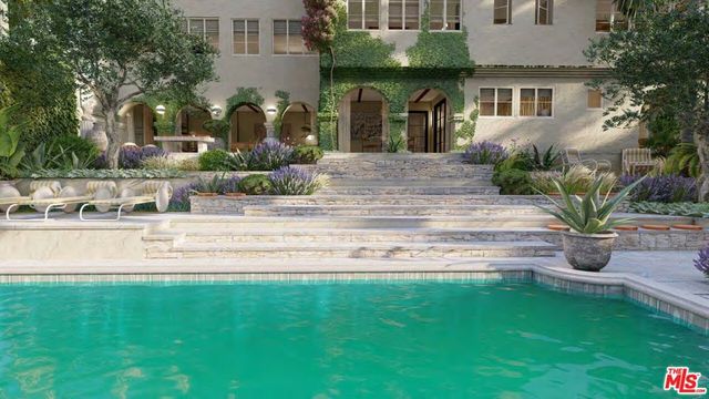 7464 Hillside Avenue, Los Angeles, CA 90046