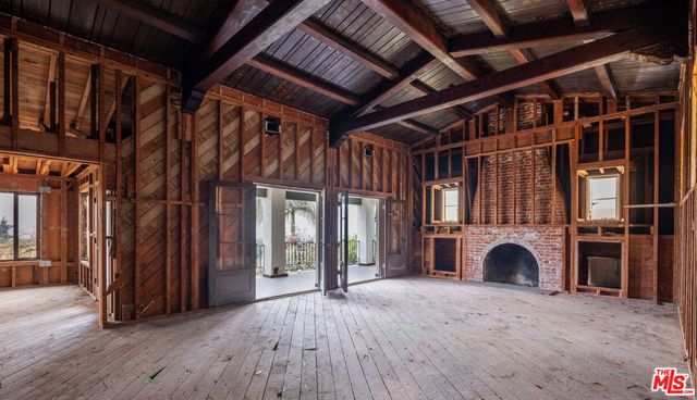 7464 Hillside Avenue, Los Angeles, CA 90046