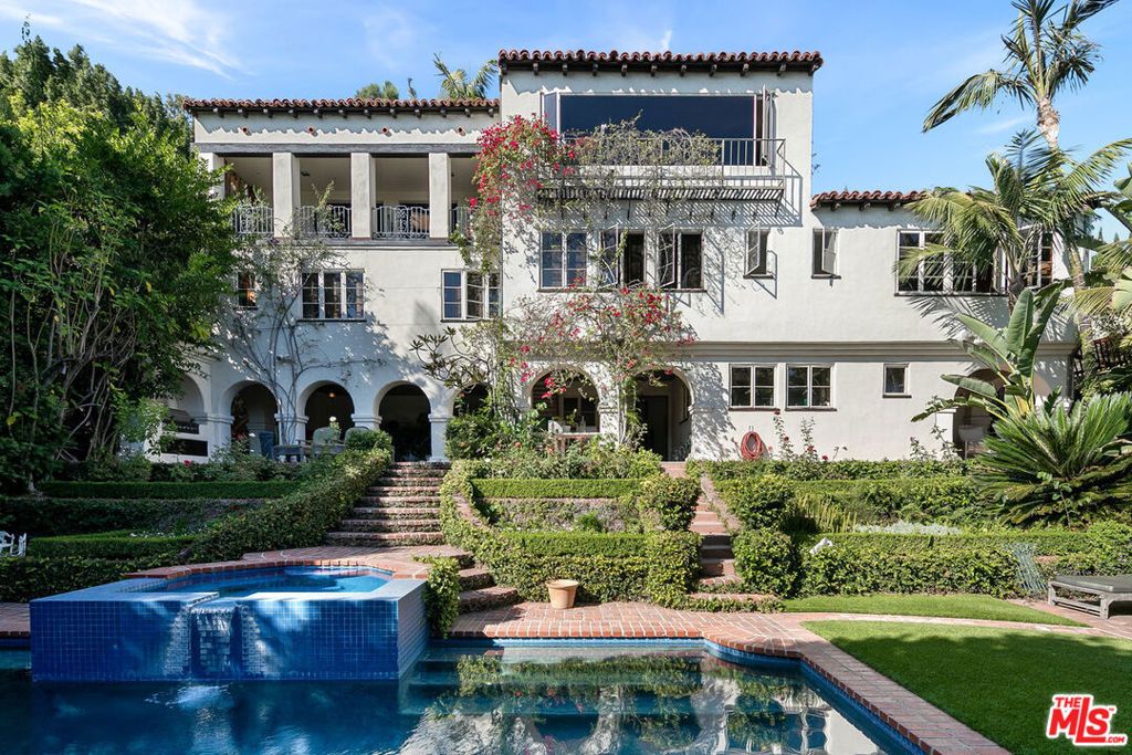 7464 Hillside Avenue, Los Angeles, CA 90046