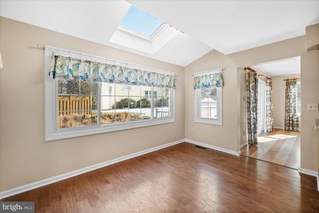 4 SUNRISE DR, Newark, DE 19711