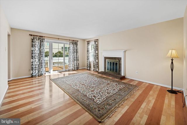 4 SUNRISE DR, Newark, DE 19711