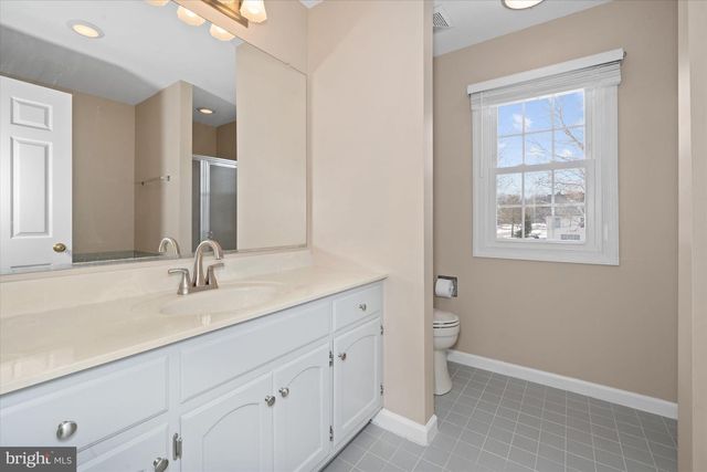 4 SUNRISE DR, Newark, DE 19711