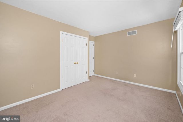 4 SUNRISE DR, Newark, DE 19711