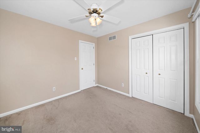 4 SUNRISE DR, Newark, DE 19711