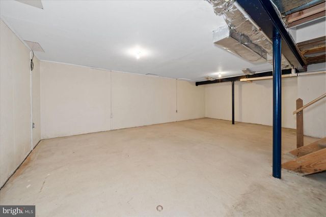 4 SUNRISE DR, Newark, DE 19711