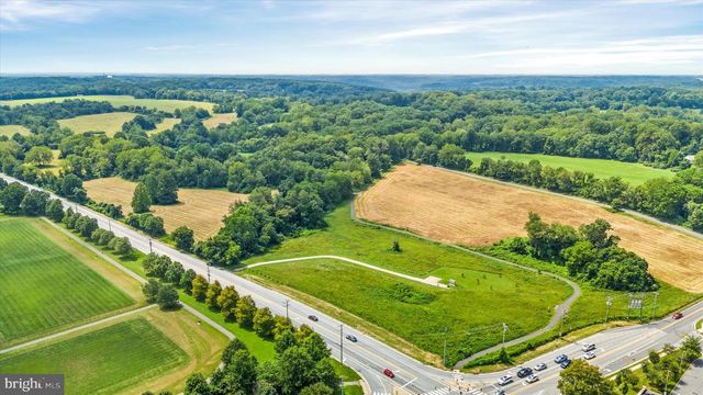 4 SUNRISE DR, Newark, DE 19711