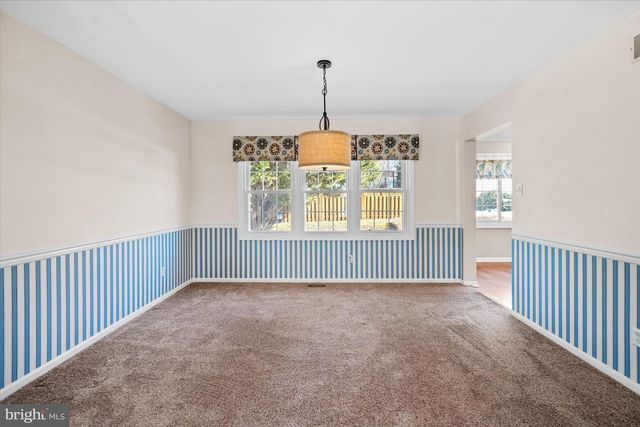 4 SUNRISE DR, Newark, DE 19711