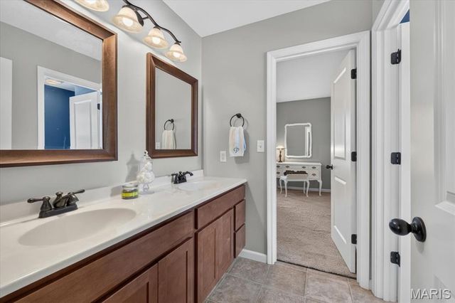 1215 Oakland Avenue, Edwardsville, IL 62025