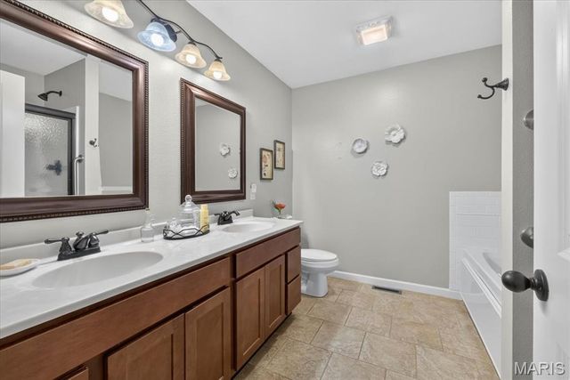 1215 Oakland Avenue, Edwardsville, IL 62025