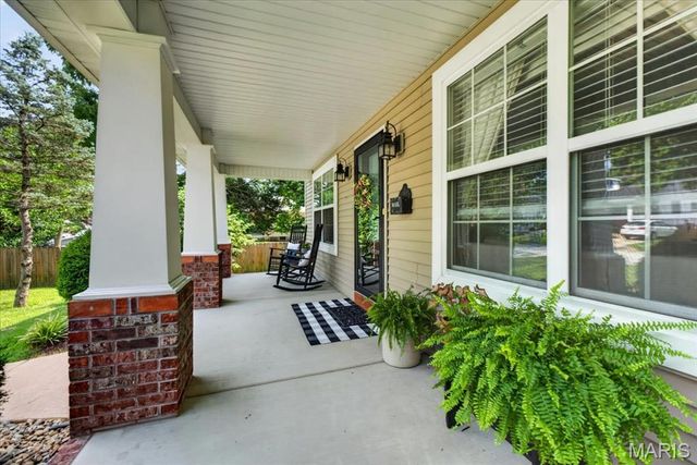 1215 Oakland Avenue, Edwardsville, IL 62025