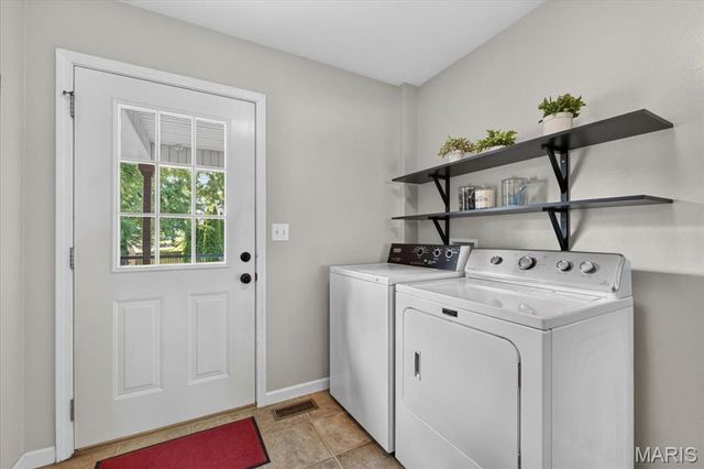 1215 Oakland Avenue, Edwardsville, IL 62025