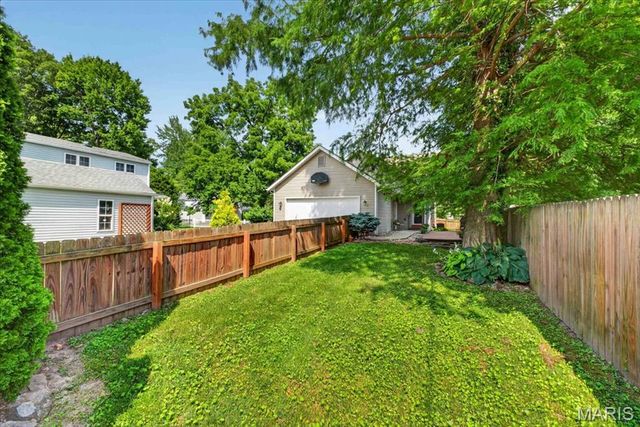 1215 Oakland Avenue, Edwardsville, IL 62025