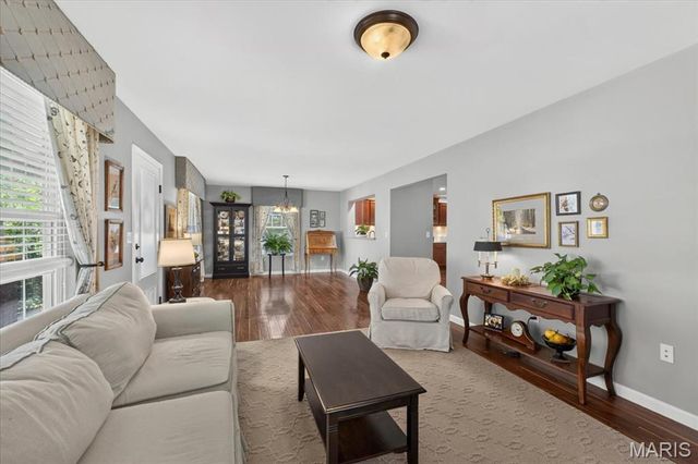 1215 Oakland Avenue, Edwardsville, IL 62025