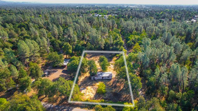 3130 Lakey Lane, Redding, CA 96003