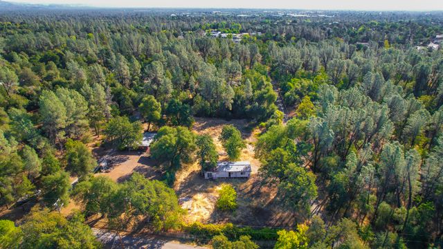 3130 Lakey Lane, Redding, CA 96003