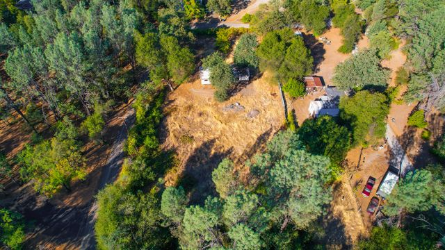 3130 Lakey Lane, Redding, CA 96003