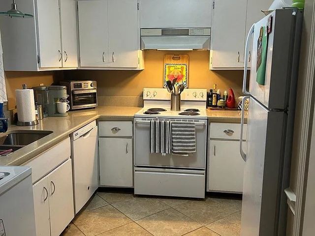 5718 Quince Rd Apt 13, Memphis, TN 38119