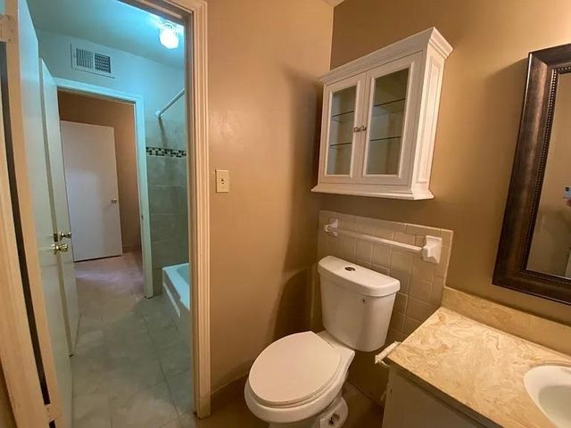 5718 Quince Rd Apt 13, Memphis, TN 38119