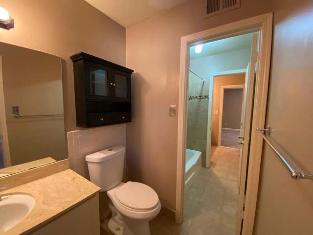 5718 Quince Rd Apt 13, Memphis, TN 38119