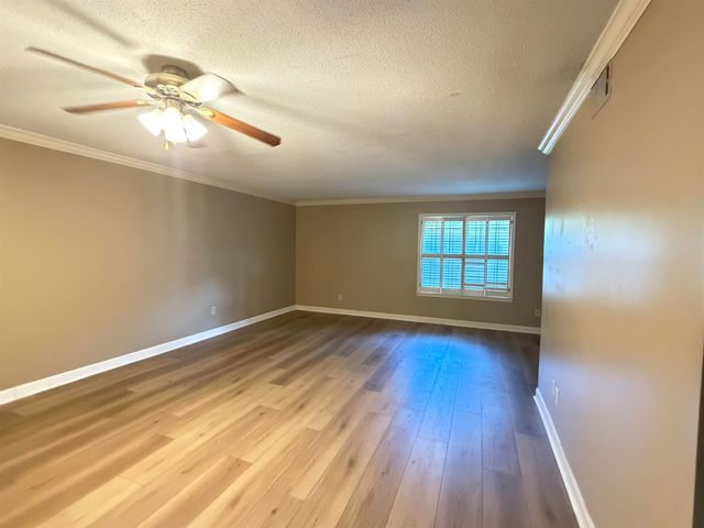 5718 Quince Rd Apt 13, Memphis, TN 38119
