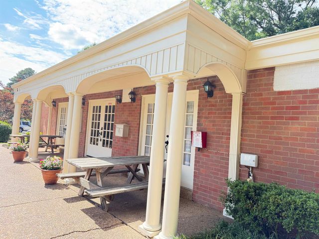 5718 Quince Rd Apt 13, Memphis, TN 38119