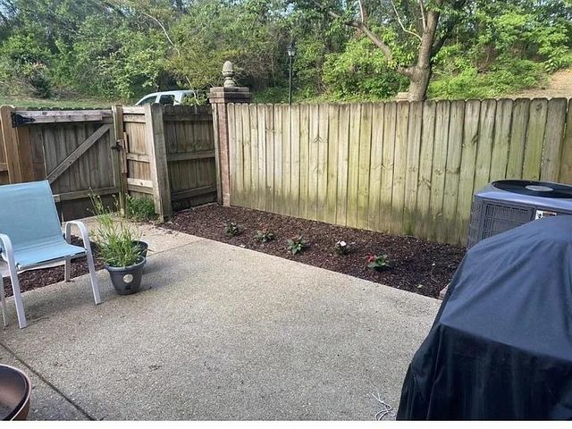 5718 Quince Rd Apt 13, Memphis, TN 38119