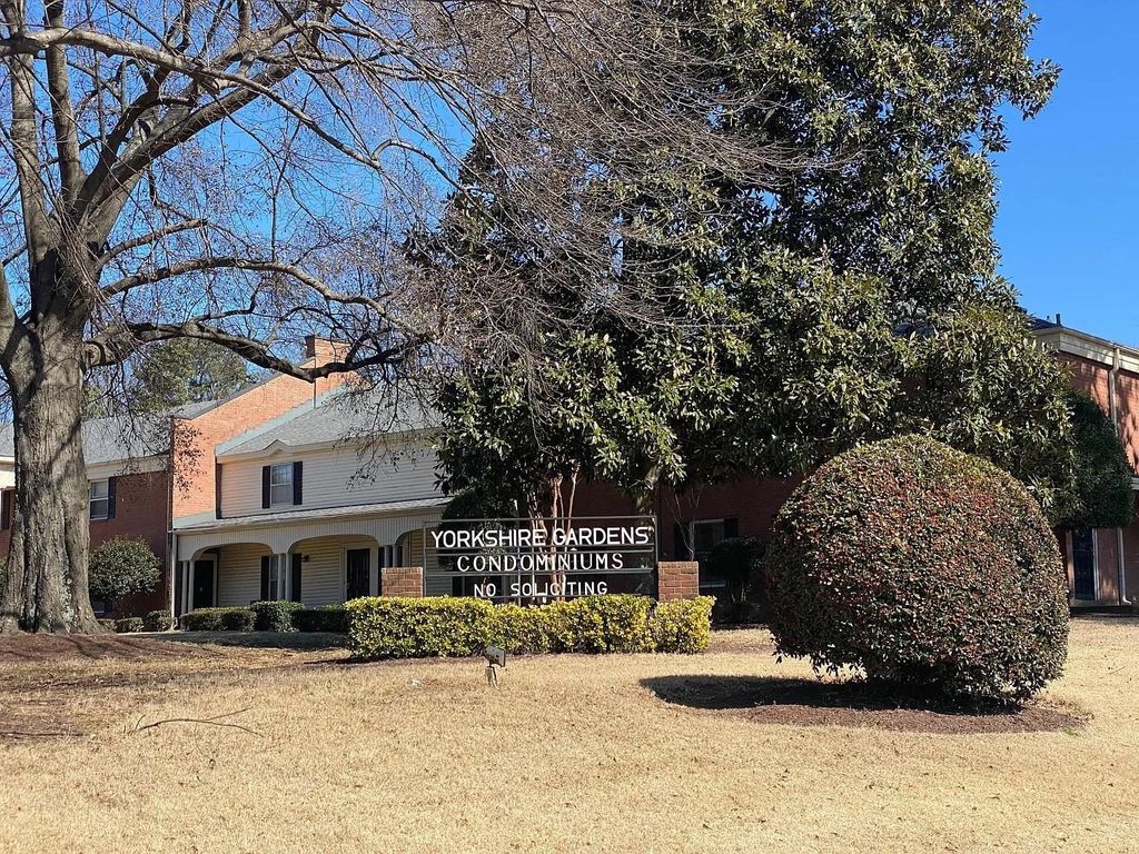 5718 Quince Rd Apt 13, Memphis, TN 38119