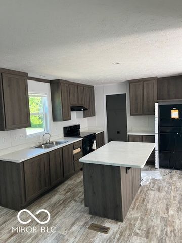 377 Locustwood Drive, North Vernon, IN 47265