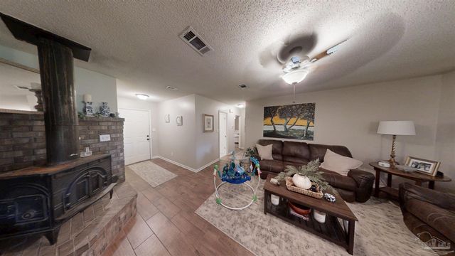 4763 Fairoaks Dr, Pace, FL 32571
