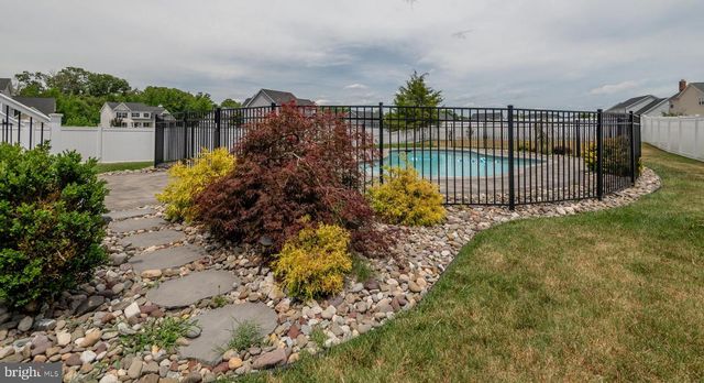 1006 MAIDEN GRASS DR, La Plata, MD 20646