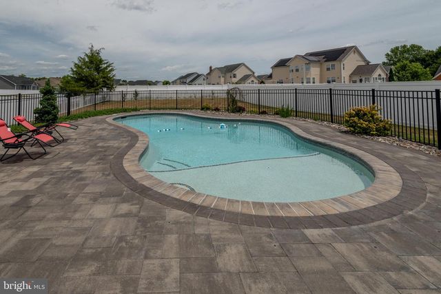 1006 MAIDEN GRASS DR, La Plata, MD 20646