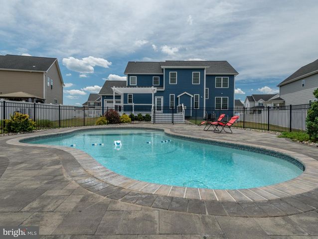 1006 MAIDEN GRASS DR, La Plata, MD 20646