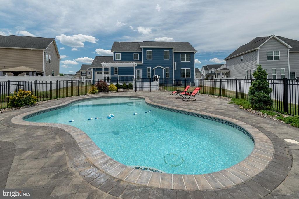 1006 MAIDEN GRASS DR, La Plata, MD 20646