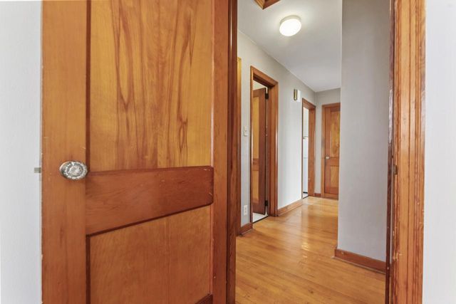 754 Summit AVENUE, Oconomowoc, WI 53066