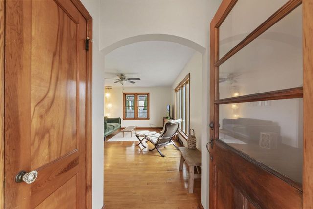 754 Summit AVENUE, Oconomowoc, WI 53066