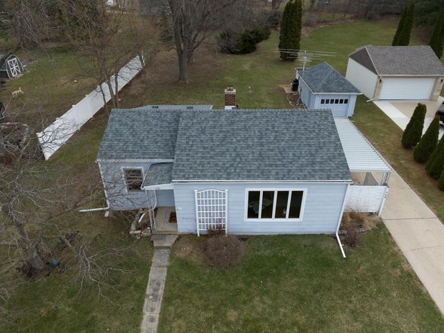 754 Summit AVENUE, Oconomowoc, WI 53066