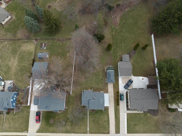 754 Summit AVENUE, Oconomowoc, WI 53066