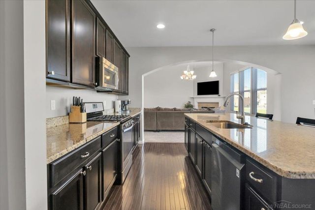 49479 Gaviota Lane, Macomb Twp, MI 48044