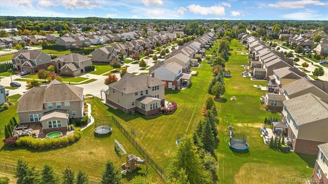 49479 Gaviota Lane, Macomb Twp, MI 48044