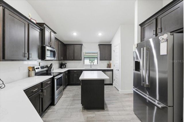 477 LAKE VISTA DRIVE, Auburndale, FL 33823