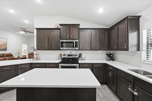 477 LAKE VISTA DRIVE, Auburndale, FL 33823